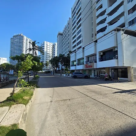 Estudios El Laguito Marina Del Rey Apartahotel 4*