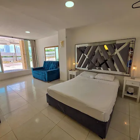 Apartahotel Estudios El Laguito Marina Del Rey 4*