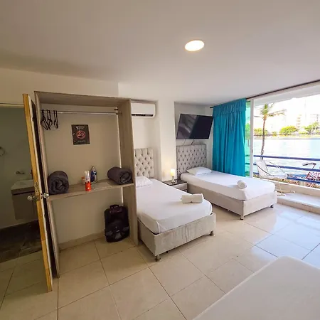 Apartahotel Estudios El Laguito Marina Del Rey 4*